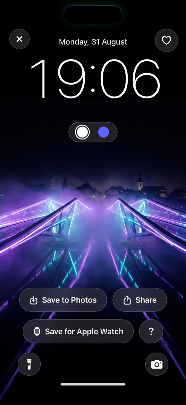 Screenshot of the app: the Lock Screen preview with date, time and the buttons “Save to Photos”, “Share” and “Save for Apple Watch”.